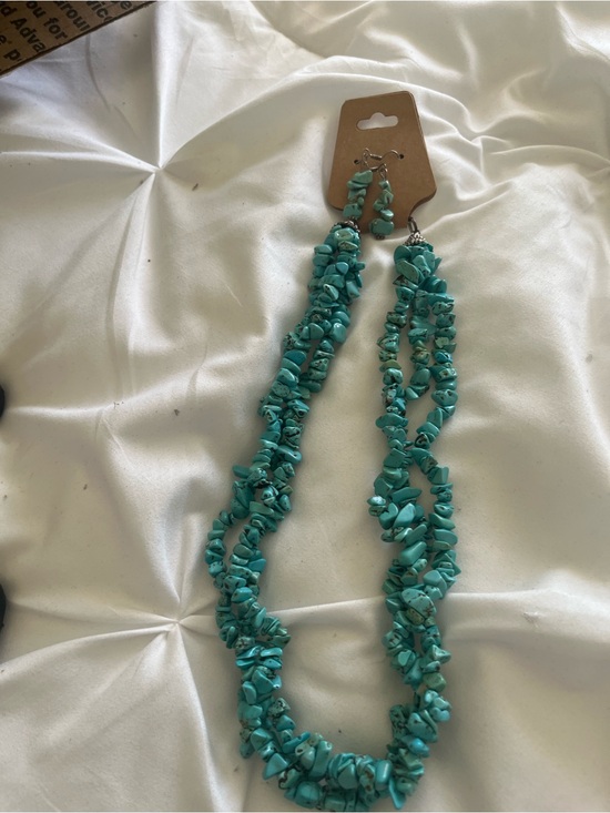 Jewelry - Turquoise Chip Bead Necklace and Earrings Set - Unbranded